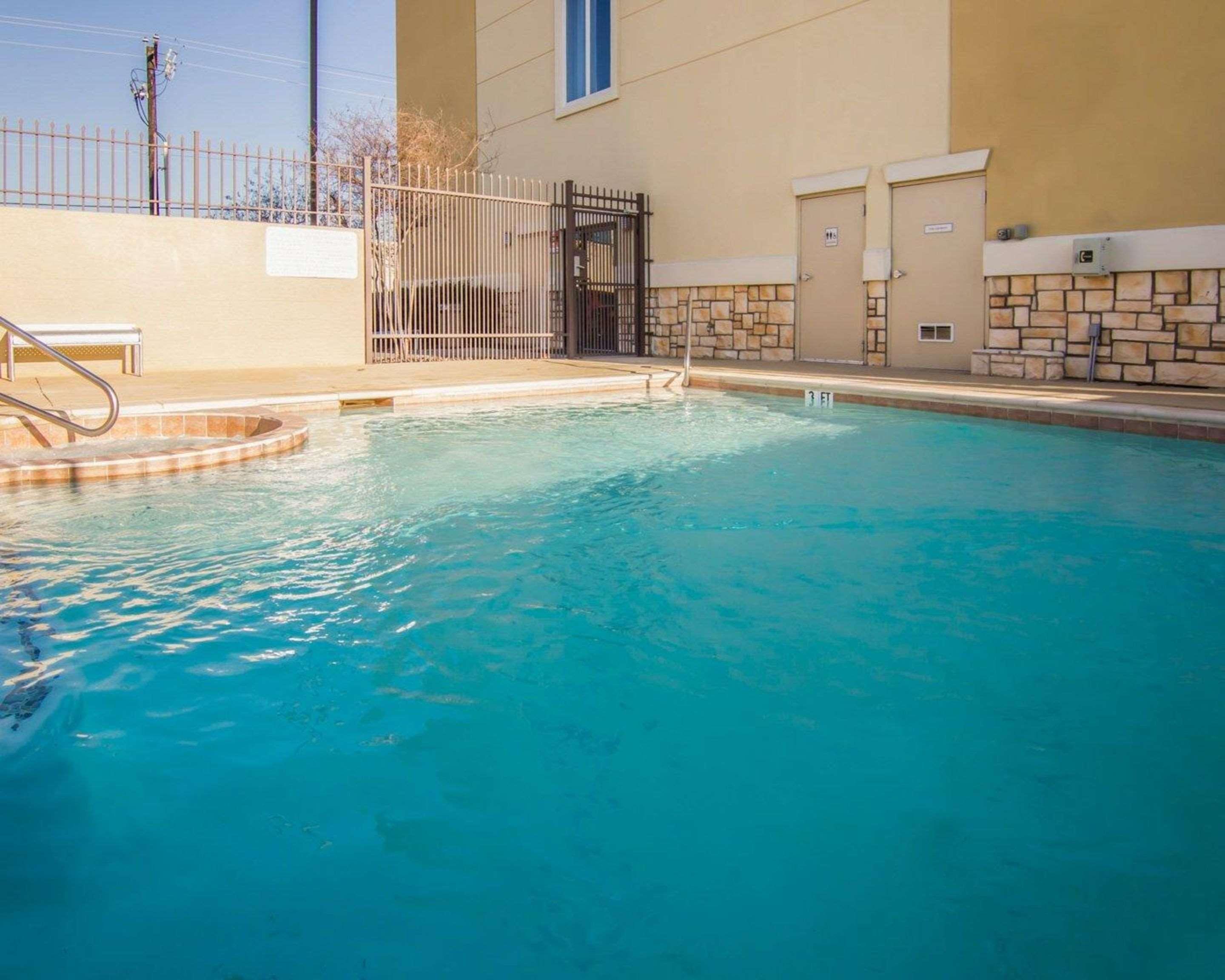 Comfort Suites West Dallas - Cockrell Hill Dış mekan fotoğraf